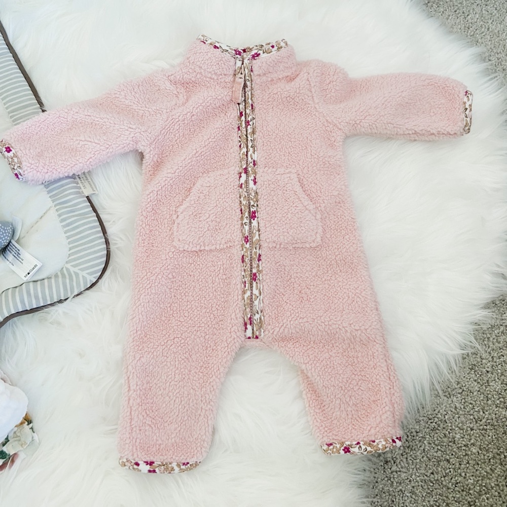 NWOT PINK NEWBORN SHERPA OUTFIT